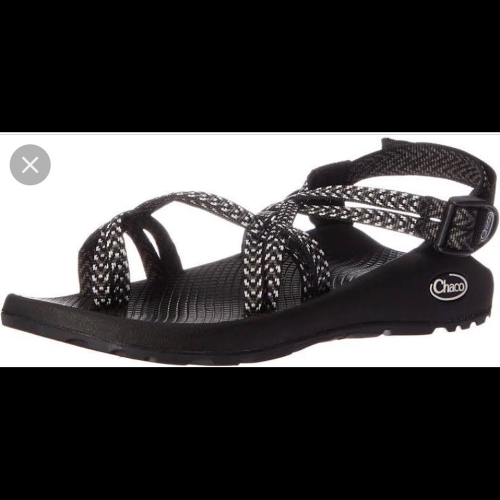 trine black and white chacos